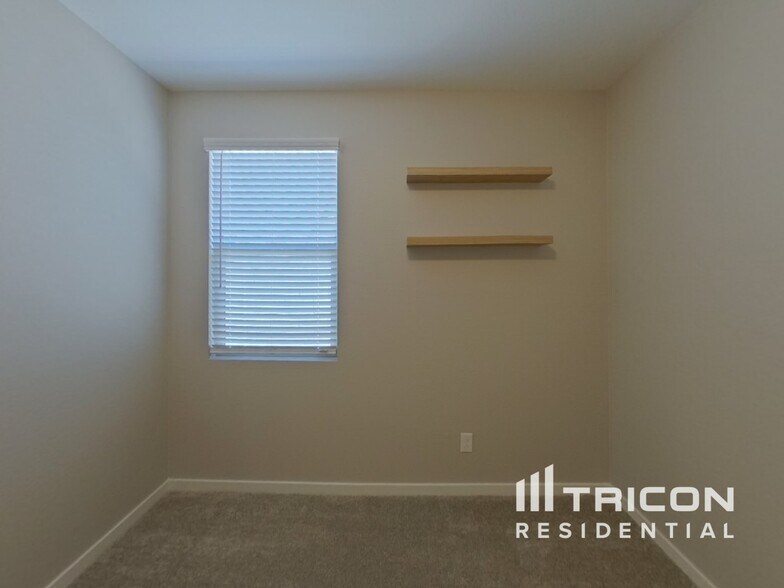 Building Photo - 40381 W Hillman Dr