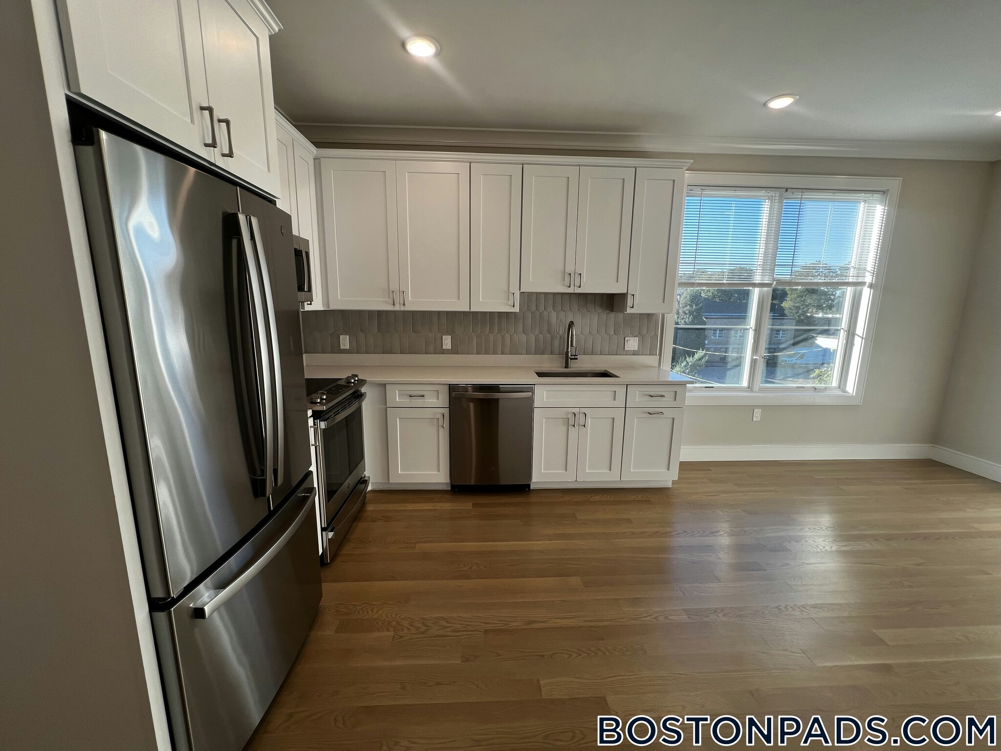 Building Photo - 104-106 Warren St.