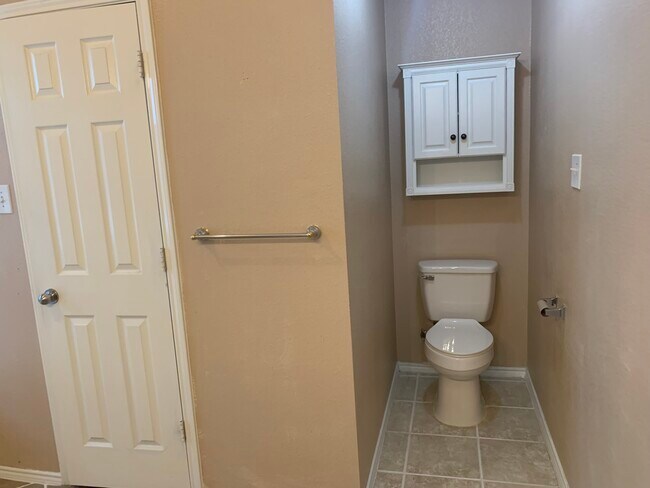 Building Photo - 2031 Trail Gln