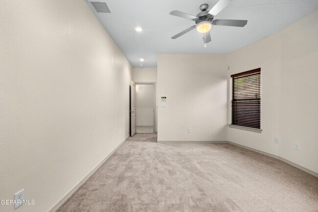 Building Photo - 5939 Bandolero Dr
