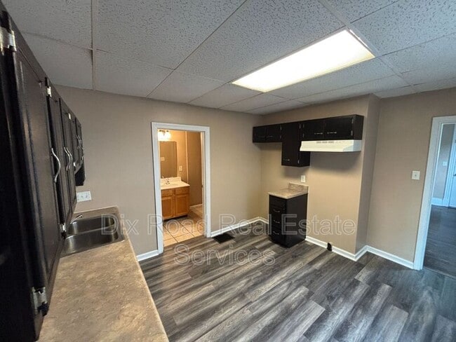 Building Photo - 1219 Campbell Ave