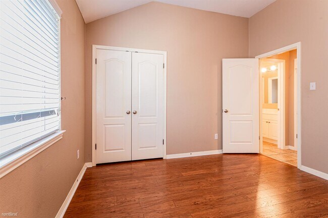 Building Photo - 4 br, 2 bath House - 2407 Tivoli Dr