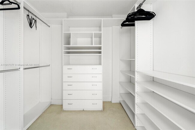 Building Photo - 1000 W Island Blvd