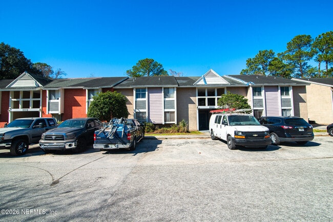 Building Photo - 8880 Old Kings Rd S