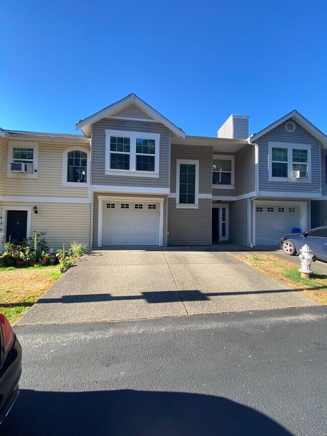 Building Photo - 3.bd/2.5ba Townhouse in Puyallup