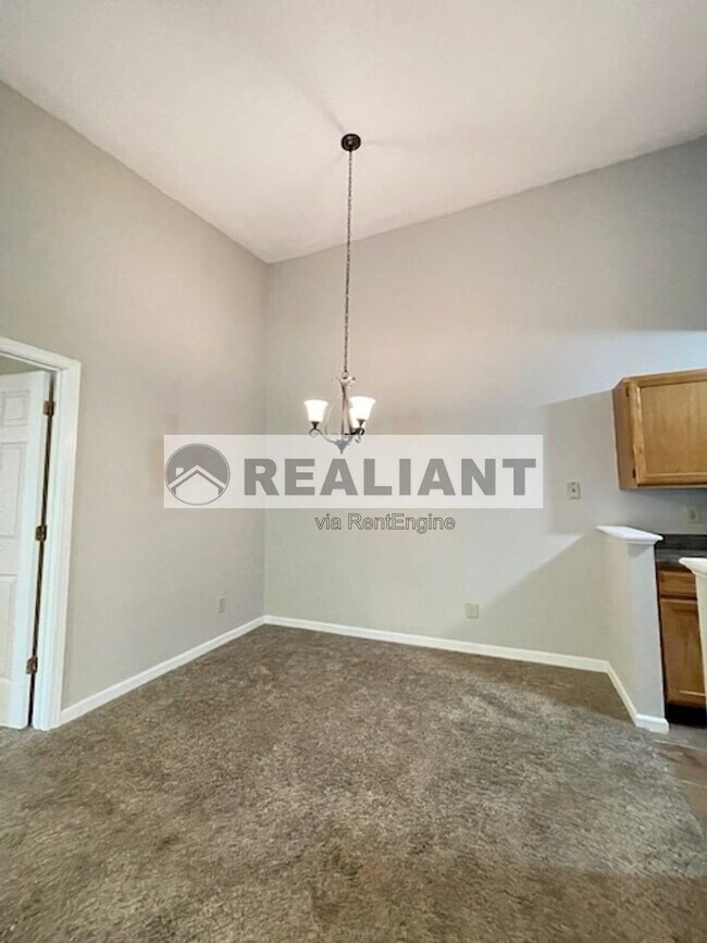 Building Photo - 412 Marian Ln
