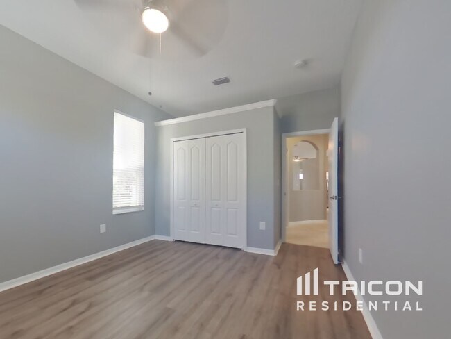 Building Photo - 10259 Silverado Cir