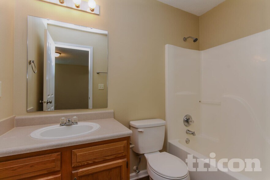 Building Photo - 345 Bent Stream Ln