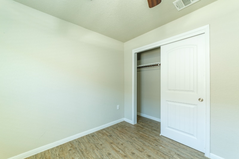 Building Photo - 10126 Relic Oaks