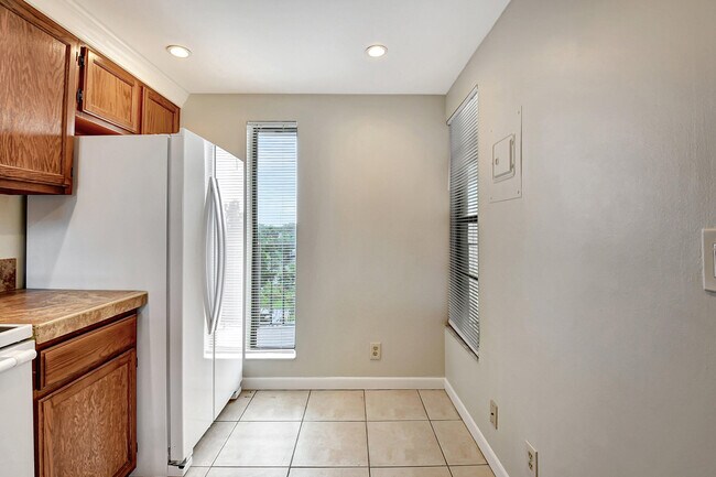 Building Photo - 21 Royal Palm Way