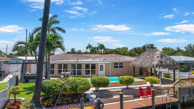 Building Photo - 220 SE 2nd Ave