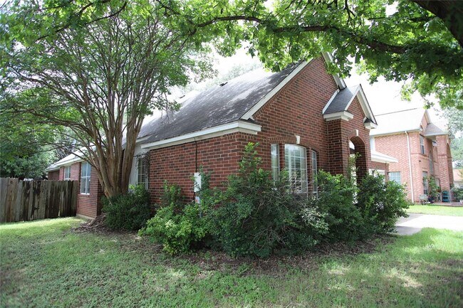 Building Photo - 403 N Blue Ridge Pkwy