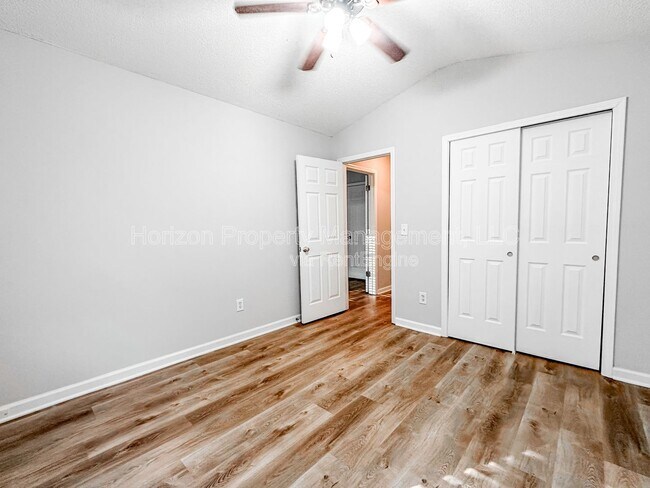 Building Photo - 139 Riverstone Commons Cir