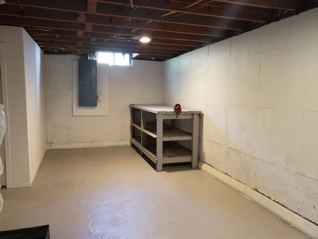 Building Photo - 3 bed 1.5 bath single family home in Wausau