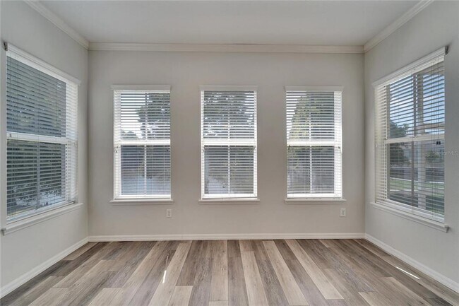 Building Photo - 5604 Skimmer Dr