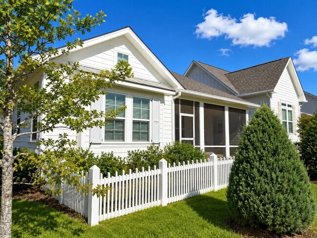 Building Photo - 465 Karcher Ave