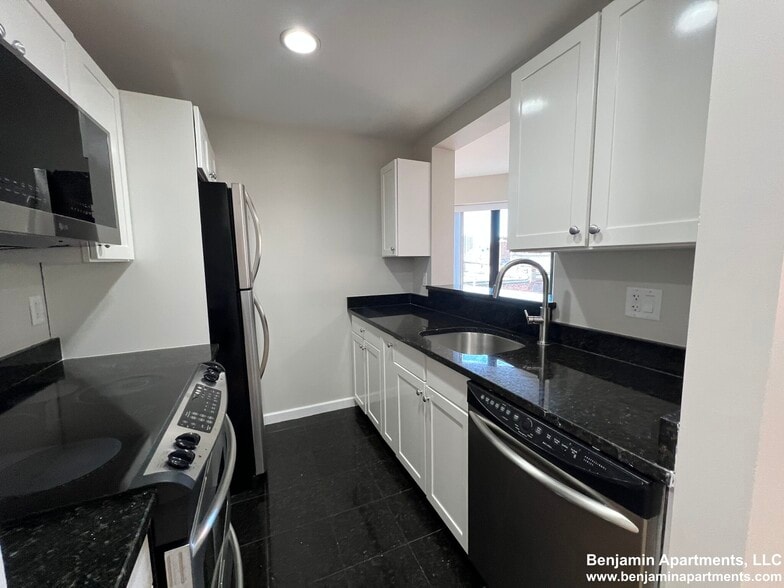 Building Photo - 1601 Washington St