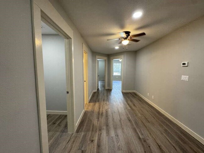 Building Photo - 5802 Twisted Pine Ct