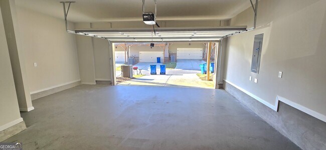 Building Photo - 3608 Hidden Valley Cir