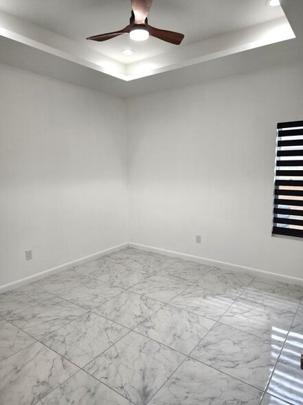 Building Photo - 918 N Woodson Ave