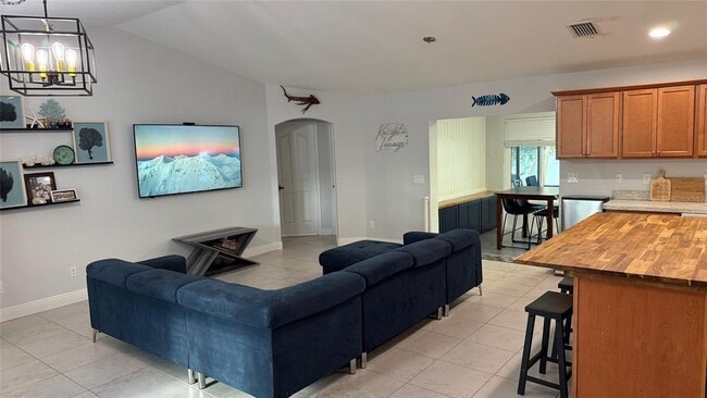 Building Photo - 3195 Mayflower Terrace