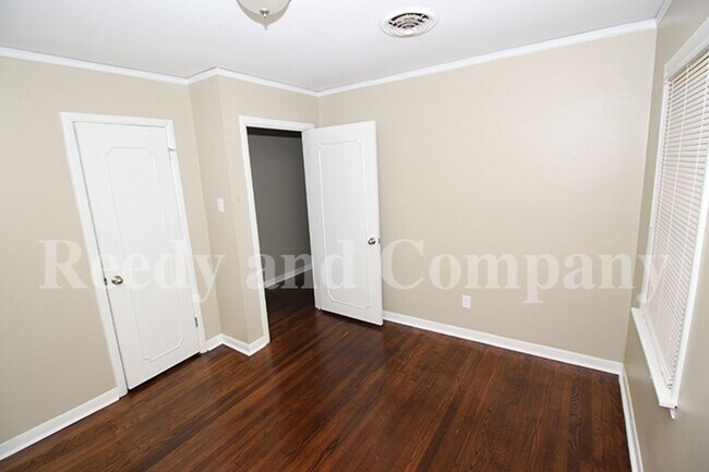 Building Photo - 1749 S Perkins Rd