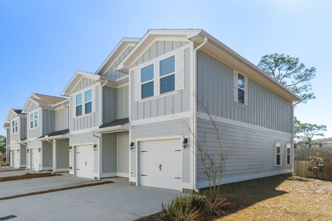 Building Photo - 45 Sandhill Pines Dr