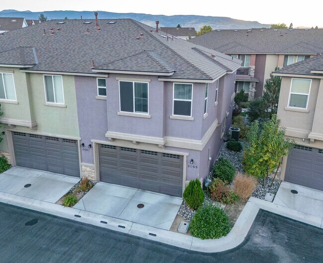 Building Photo - Great Townhome For Rent!