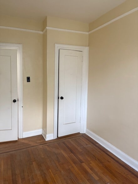 Building Photo - 54 E Clifford Pl