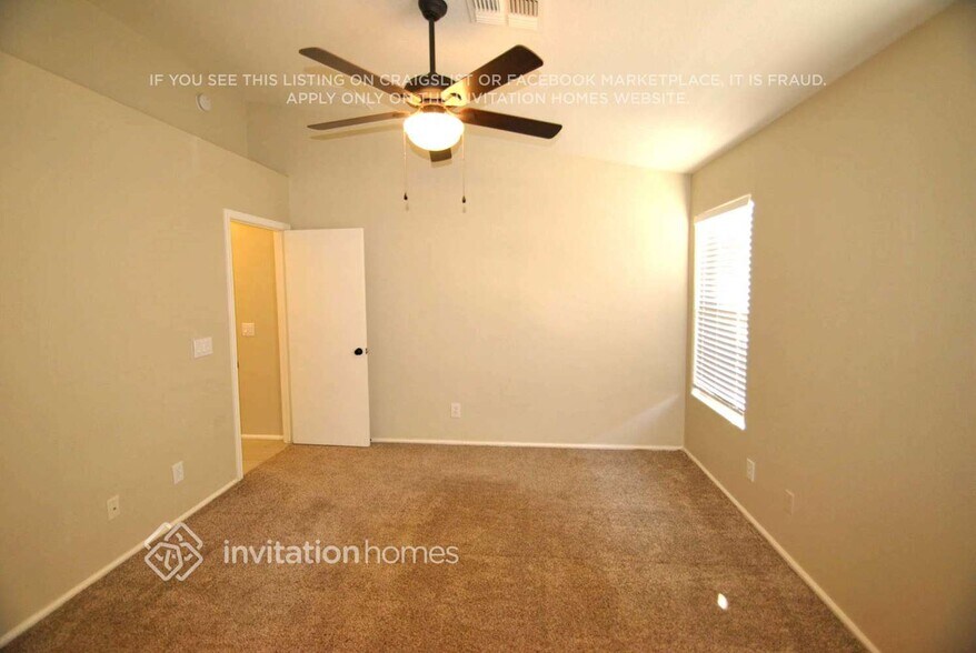 Building Photo - 11442 E Pronghorn Ave