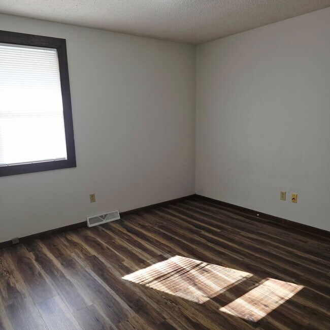 Building Photo - Cairo-1430/1432