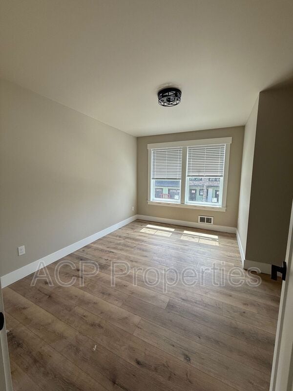 Building Photo - 2201 DeJong Dr