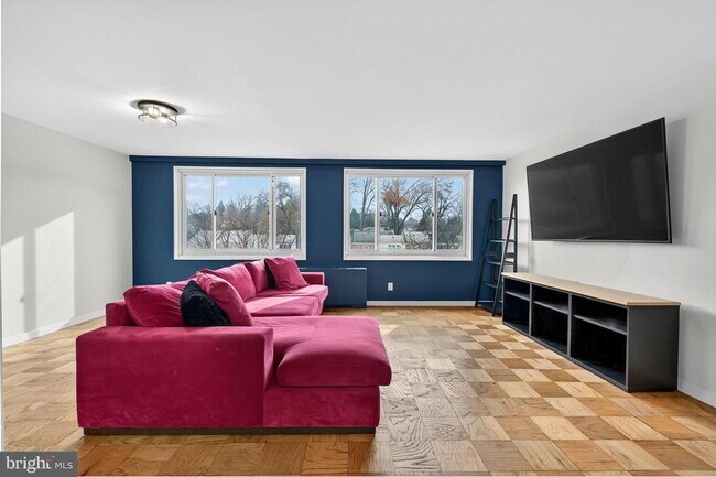 Building Photo - 1900 Lyttonsville Rd