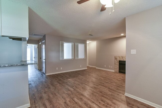 Building Photo - Affordable 2 bedroom in North Arlington
