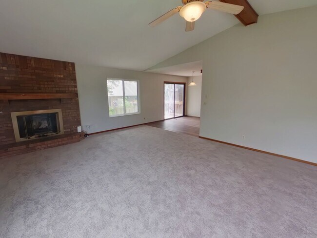 Building Photo - 1730 S Beech Ct