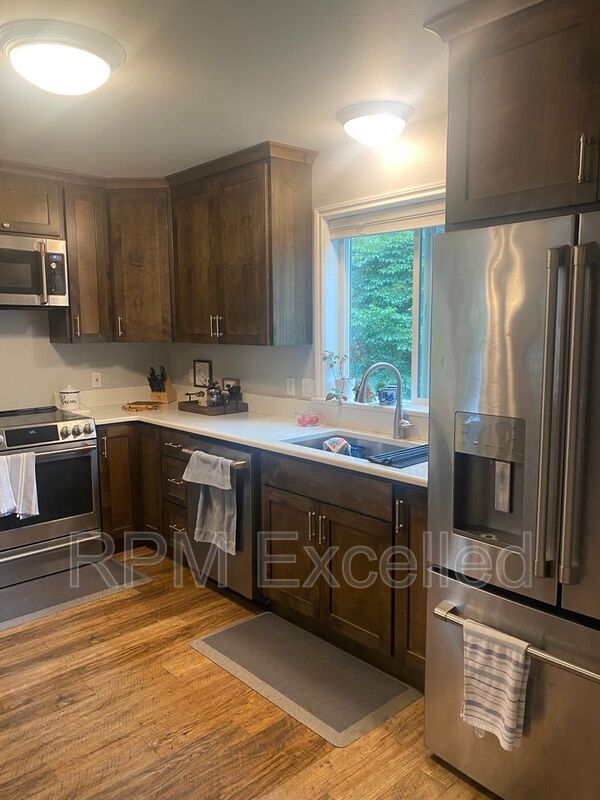 Building Photo - 1429 Hamilton Pl