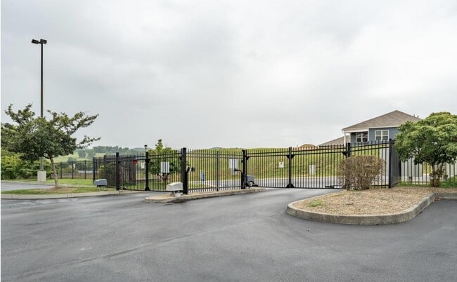 Building Photo - 210 Raceday Center Dr