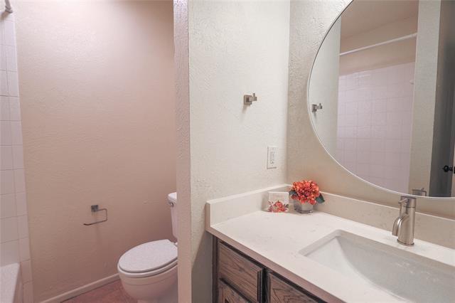 Building Photo - 1963 Shorewood Dr