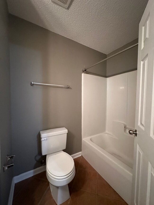 Building Photo - 2 bedroom, 2 1/2 bathroom condo