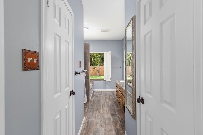 Building Photo - 5102 Natural Bridge Dr