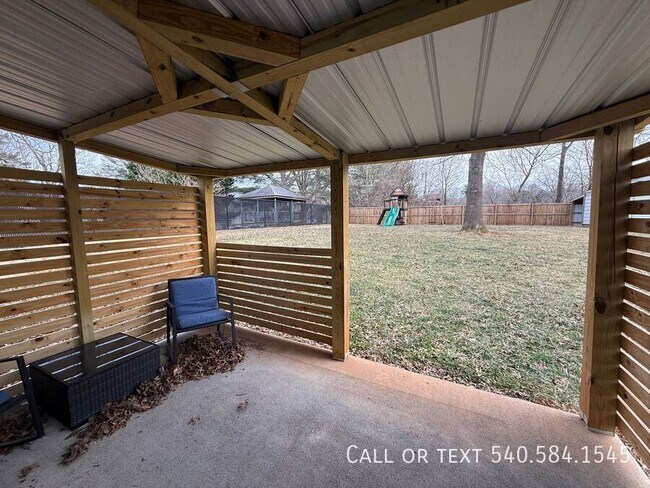 Building Photo - 839 Summerdean Ave NE