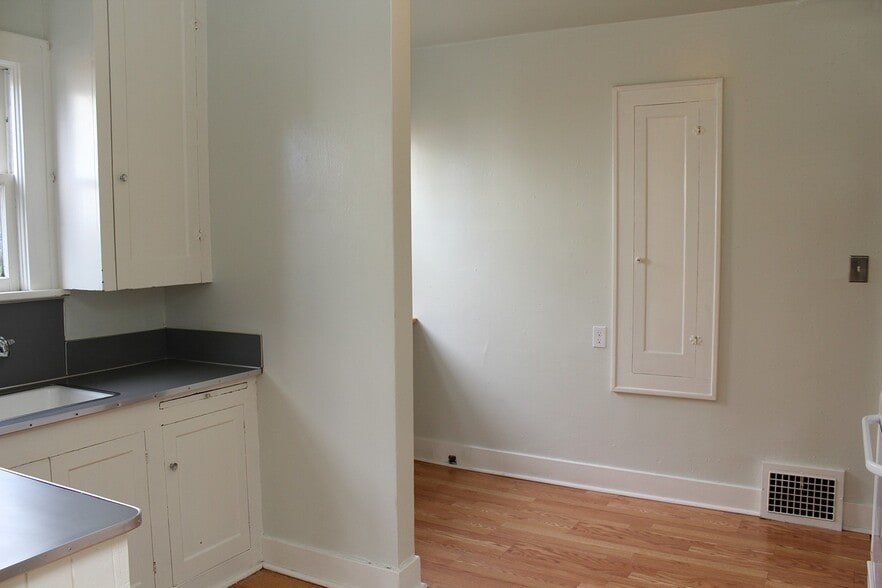 Building Photo - 3620-3628 NE 45th Ave