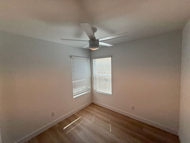 Building Photo - 4960 Rockford Dr