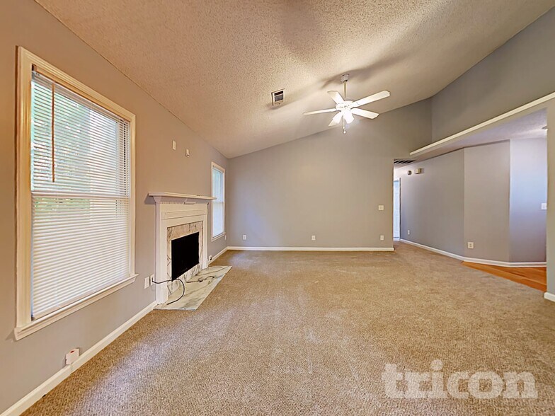 Building Photo - 3560 TraddSprings Way