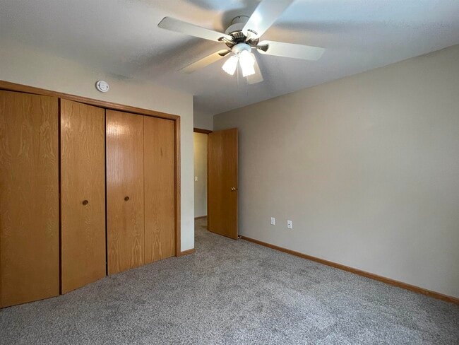 Building Photo - 6442 Urich Terrace