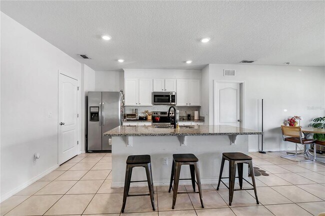 Building Photo - 9009 Pinales Wy