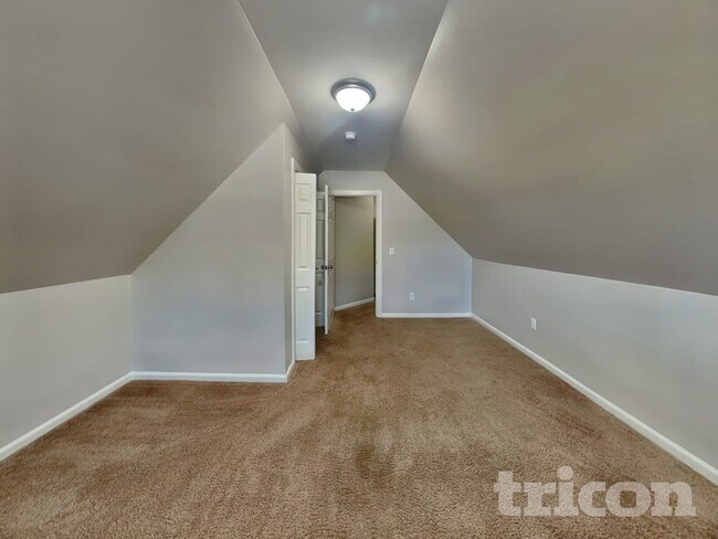 Building Photo - 5204 Halverson Ct