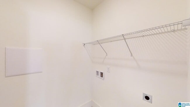 Building Photo - 12411241 Chelsea Pk Trl