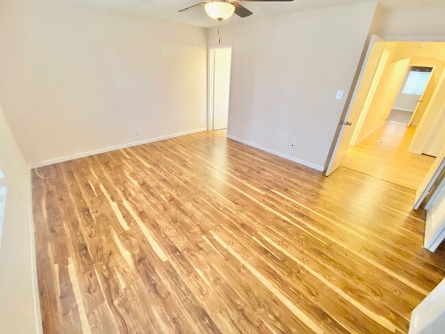 Building Photo - SPACIOUS SINGLE-STORY HOME 3 BEDROOM & 3 B...