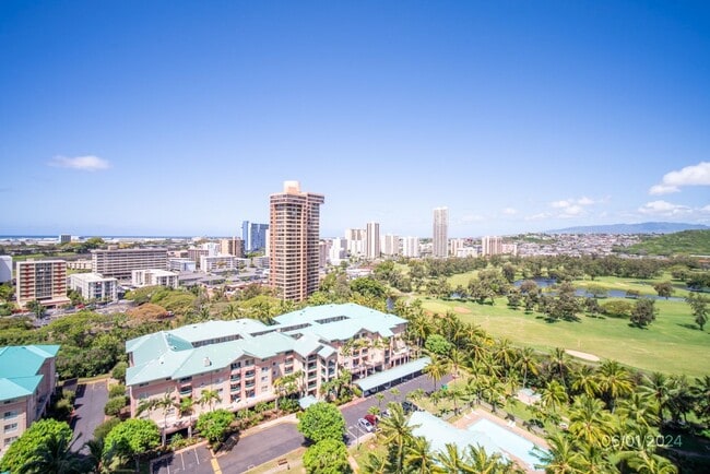 Building Photo - AWESOME VIEWS IN THIS GORGEOUS 1BR/1BA/2PK...